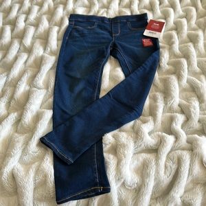 Girls Size 10 Levi flex begging